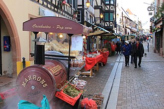 La Grand'rue lors du marché de Noël.