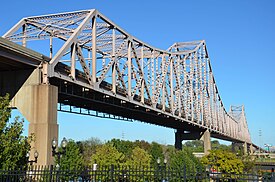 Martin Luther King Bridge from Lacledes Landing, Sep 2012.jpg