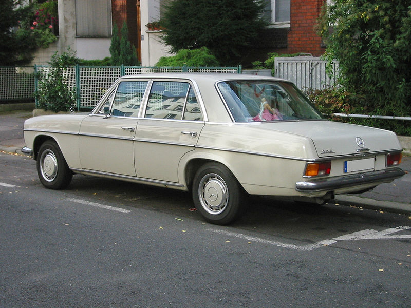 File:Mercedes strichacht 1 h sst.jpg