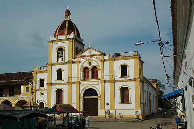כנסייה בסנטה קרוס דה מומפוס