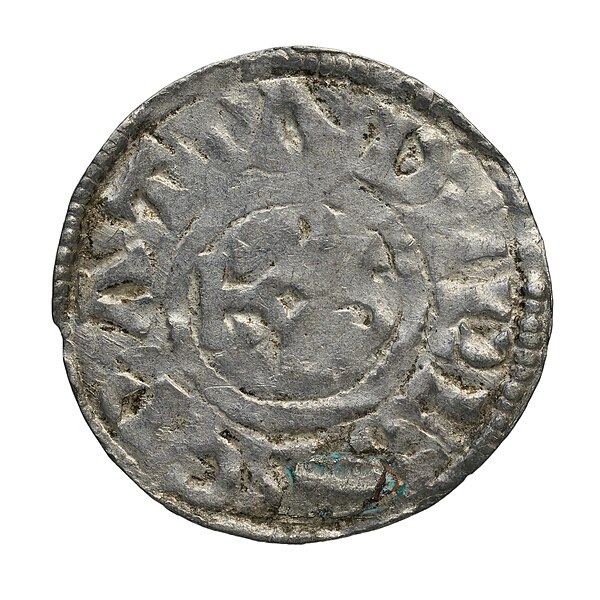 File:Monnaie - Trésor de Fécamp, Thibaut Le Tricheur (957-960-975) ou Eude Ier (975-996), denier, Chartres - btv1b11307037h (1 of 2).jpg