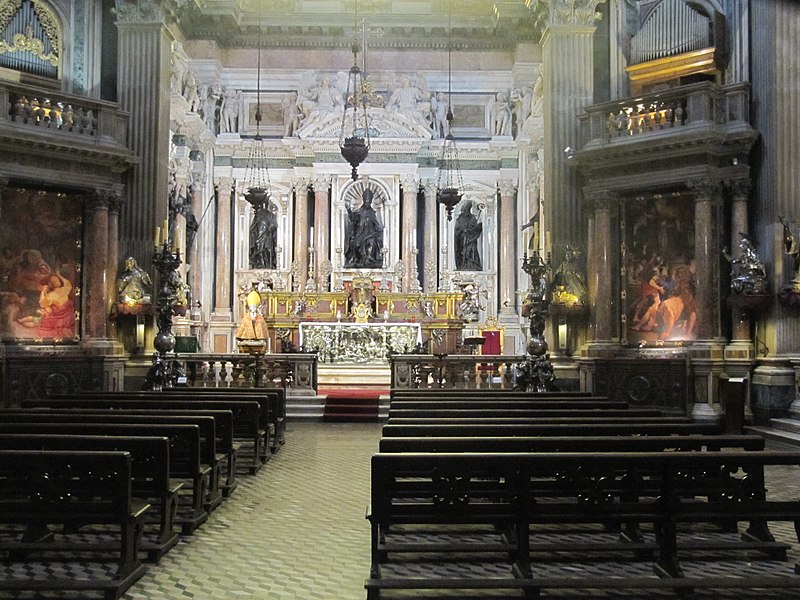 File:Napoli, Duomo, interno (2).jpg