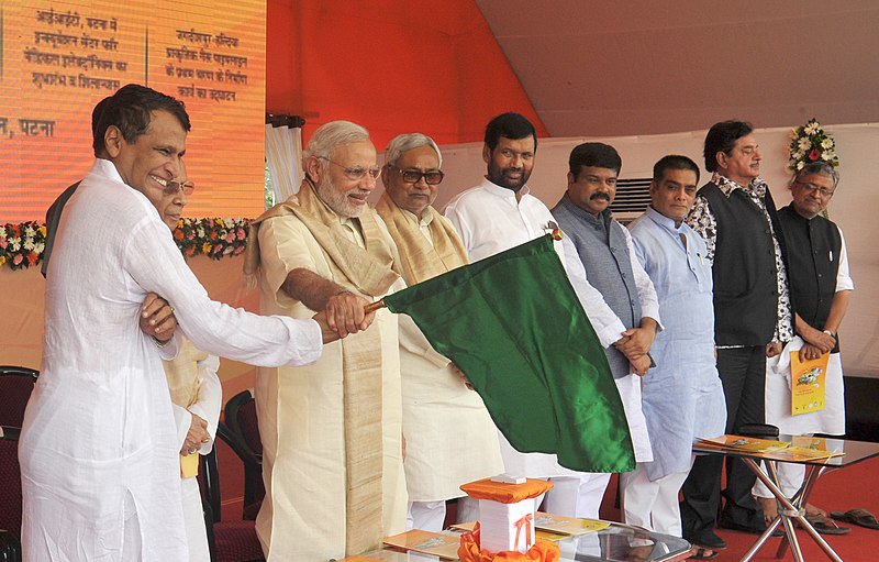 File:Narendra Modi flagging off the Rajgir-Bihar Sharif-Daniawan-Fatuha passenger train and Patna-Mumbai AC Suvidha Express, at Patna, Bihar. The Governor of Bihar, Shri Keshri Nath Tripathi, the Chief Minister of Bihar (1).jpg