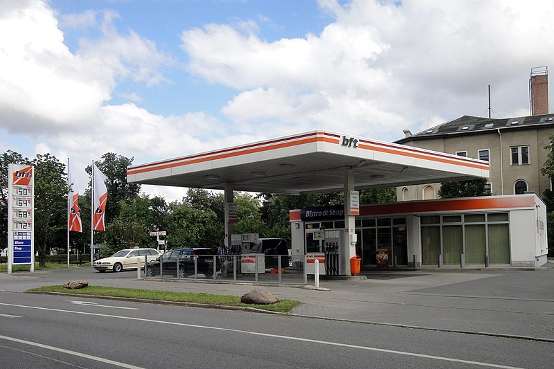 File:Naumburg bft-Tankstelle.jpg