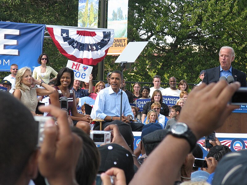 File:Obama-Biden 32 (2897041056).jpg