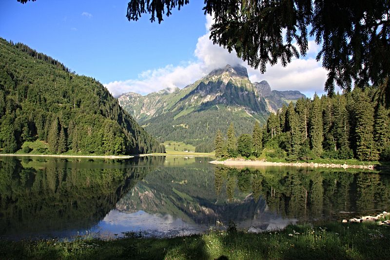 File:Obersee Glarus.JPG