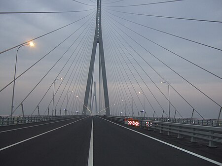 Tập_tin:On_the_Sutong_Bridge_2.jpg