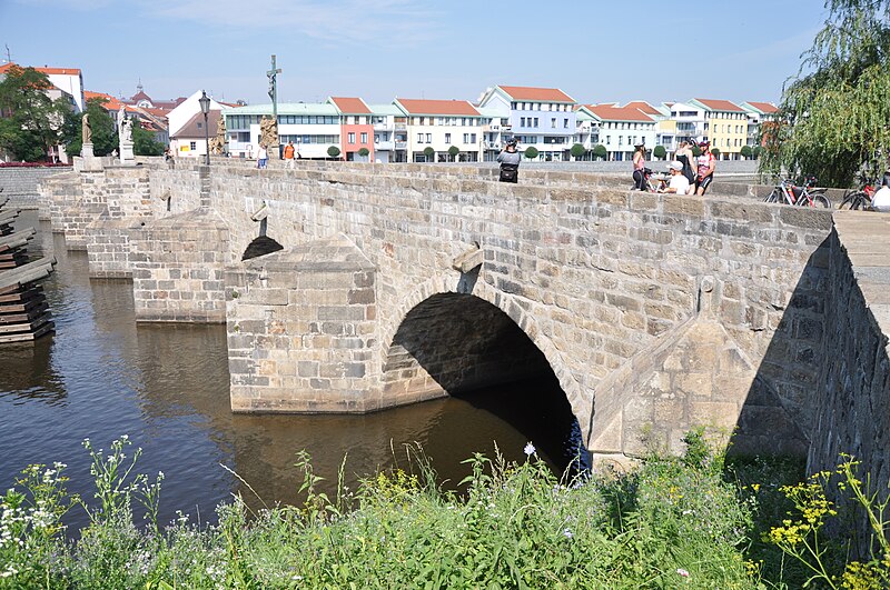 File:Písek-stonebridge2009a.jpg