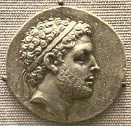 Dracma com efígie de Perseu da Macedônia com uma diadema