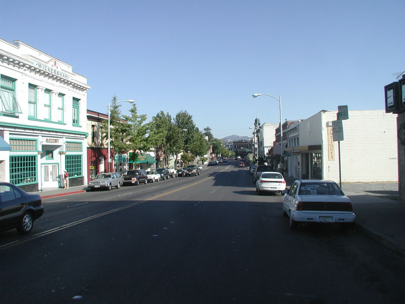 File:Petaluma CA Street.jpg