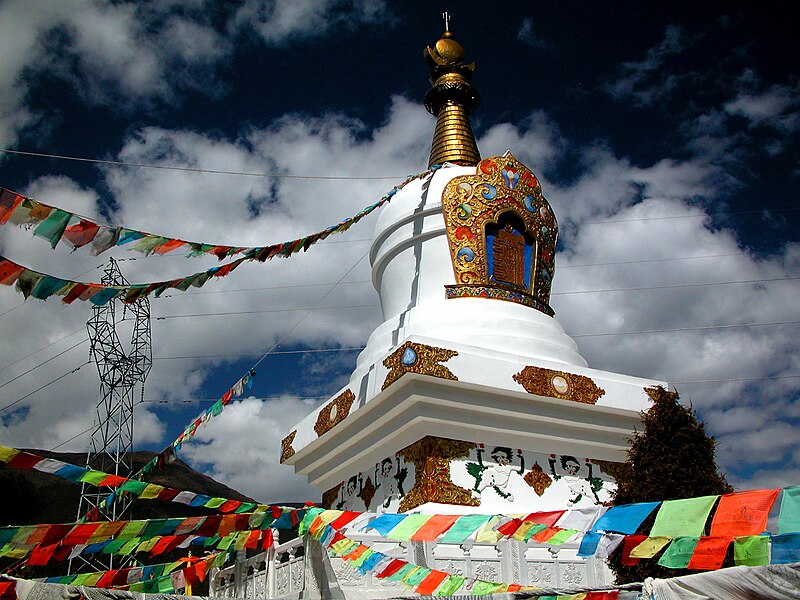 File:Poma Shan stupa.jpg