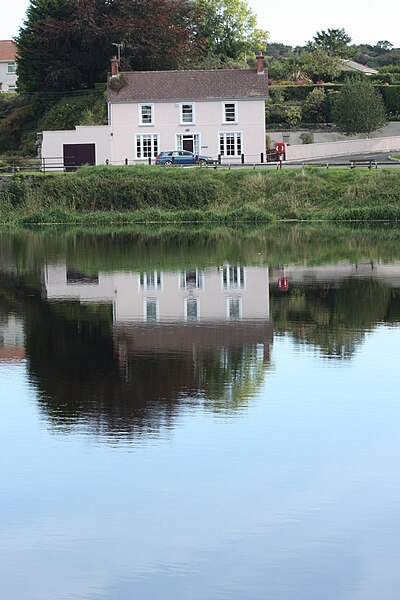 File:Quoile Road, Downpatrick, September 2010 (02).JPG