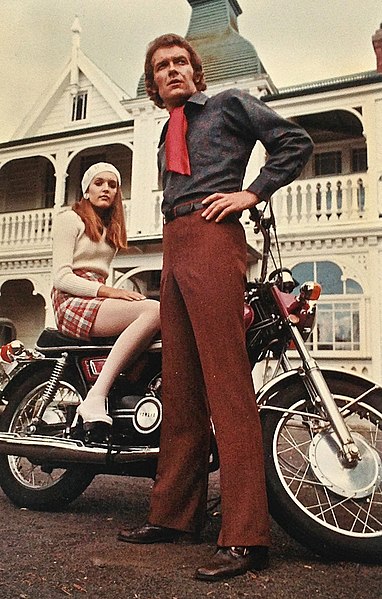 File:Rhys Jones and Judith Baragwanath 1970s 2.jpg