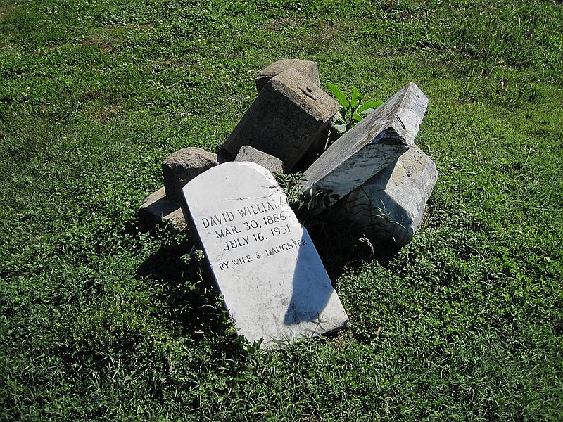 File:Riverside in Time Cemetery Memphis TN 001.jpg