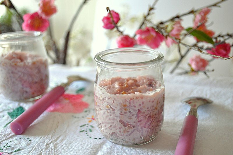 File:Riz au lait rose - Octobre rose.jpg