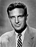 Robert Stack: Años & Cumpleaños