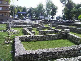 Freigelegte Grundmauern der antiken griechischen Stadt Tomis