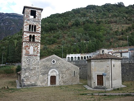 Facade, bell-tower, and baptistry Santa Maria Extra Moenia (Antrodoco) - esterno 08.jpg