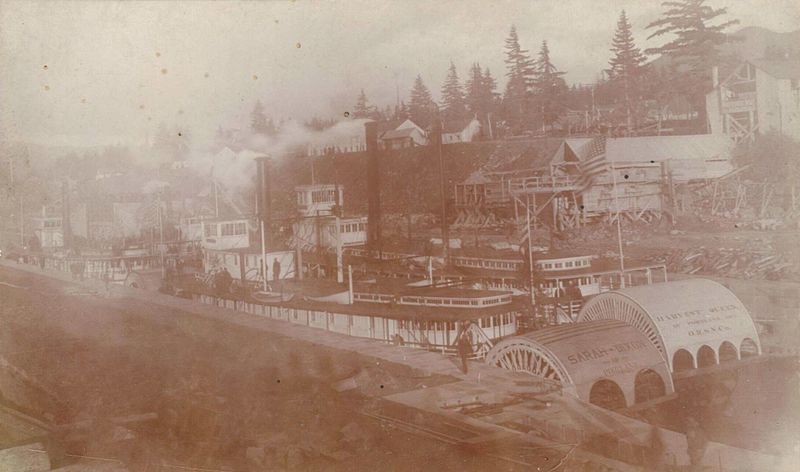 File:Sarah Dixon and Harvest Queen in locks 1896.jpg