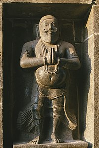 Sculpture in a wall at Nataraja Temple in Chidambaram, Tamil Nadu.jpg