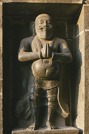 Sculpture in a wall at Nataraja Temple in Chidambaram, Tamil Nadu.jpg