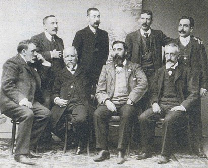 Carré Aldao, Florencio Vaamonde, F. Tettamancy e Eladio Rodríguez González. Sentados, José Ogea, Murguía, Curros Enríquez e Andrés Martínez Salazar, A Coruña, 21/10/1904.