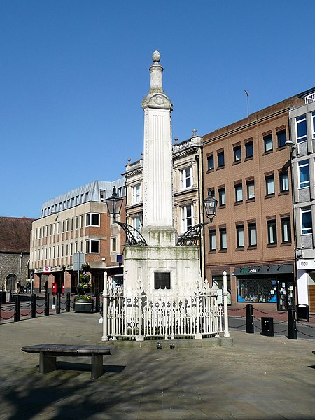 File:Simeon Monument, Market Place, Reading.jpg