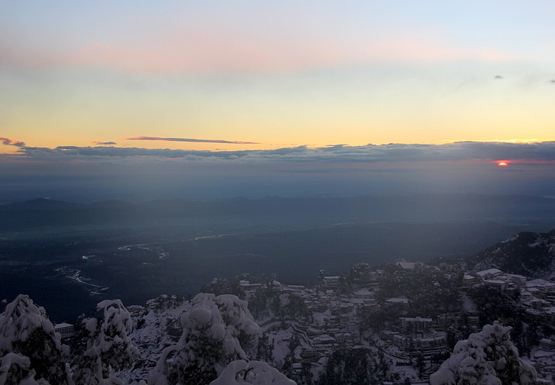 File:Snow in Mussoorie (14828149441).jpg