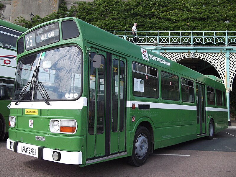 File:Southdown bus 37 (RUF 37R), Brighton & Hove bus company 75th anniversary rally.jpg