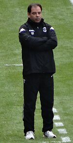 Stéphane Moulin, daarna coach Angers SCO, aan de rand van het veld.