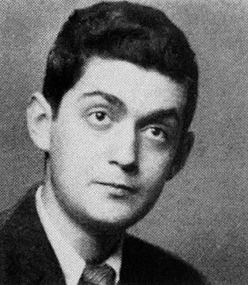 High school senior portrait of Kubrick, age 16, c. 1944–1945