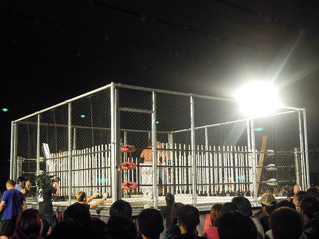 Steel cage deathmatch with 200 fluorescent light tubes – Ryuji Ito vs. Yuko Miyamoto at BJW 15th Anniversary Show ~Death & Crazy That's The Way Of The