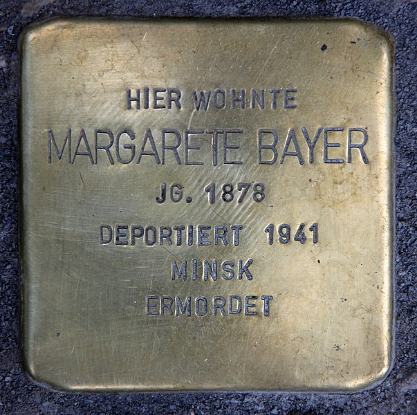 File:Stolperstein Mommsenstr 6 (Charl) Margarete Bayer.jpg