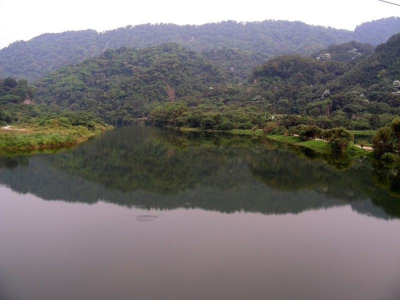 File:Taiwan MingTe Reservoir.JPG
