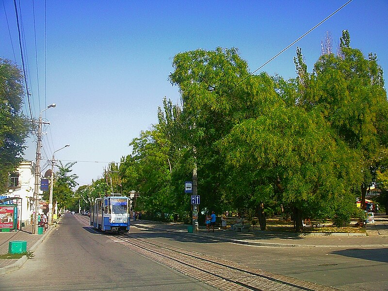 File:Tatra KT4SU 043, tram line 1, Yevpatoria, 2012.jpg