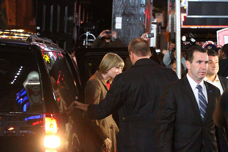 File:Taylor Swift GMA (8114377372).jpg