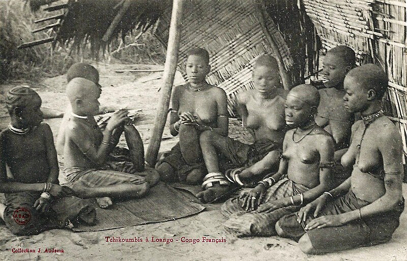 File:Tchikoumbis à Loango-Congo Français.jpg