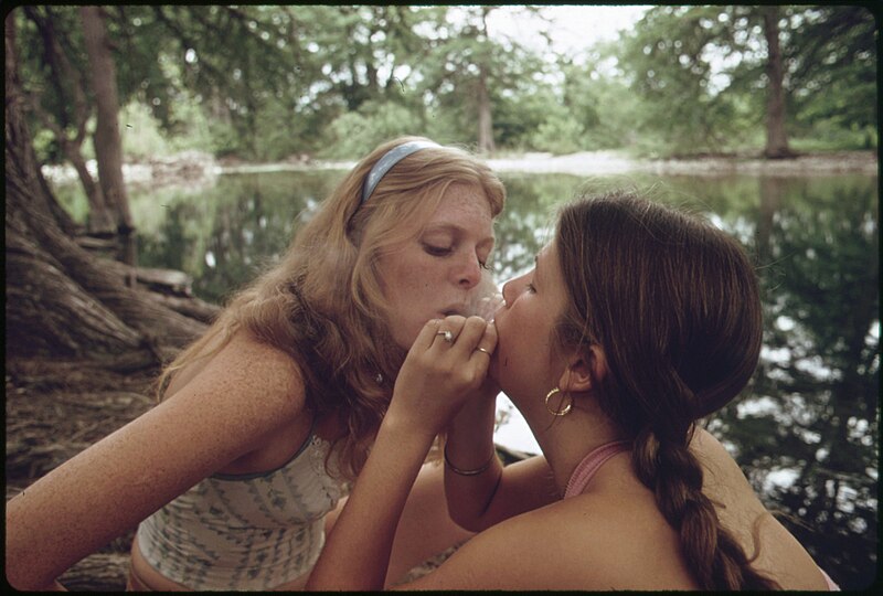 File:TexasPotGals1973StGil.jpg