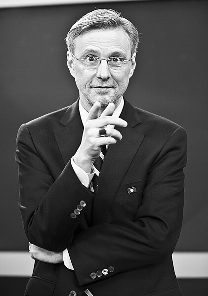 Hartmann on the set of his television program The Big Picture