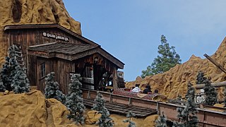 Timber Mountain Log Ride à Knott's Berry Farm.