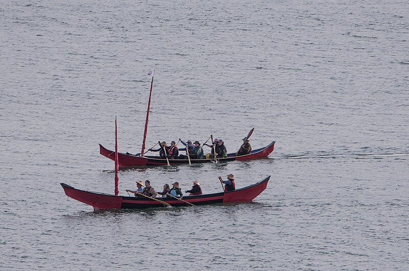 File:Tlingit Canoe 2899.jpg