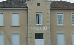 Town hall of Baneins.JPG