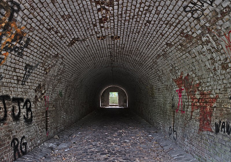 File:Tunnel in Fort de la Chartreuse, Liege, Belgium (DSCF3453-hdr).jpg