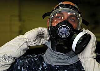 <span class="mw-page-title-main">MCU-2/P protective mask</span> Gas mask used by the US military