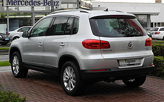 VW Tiguan Track & Style 2.0 TDI 4MOTION BlueMotion Technology (Facelift) – Heckansicht, 24. Juni 2011, Velbert