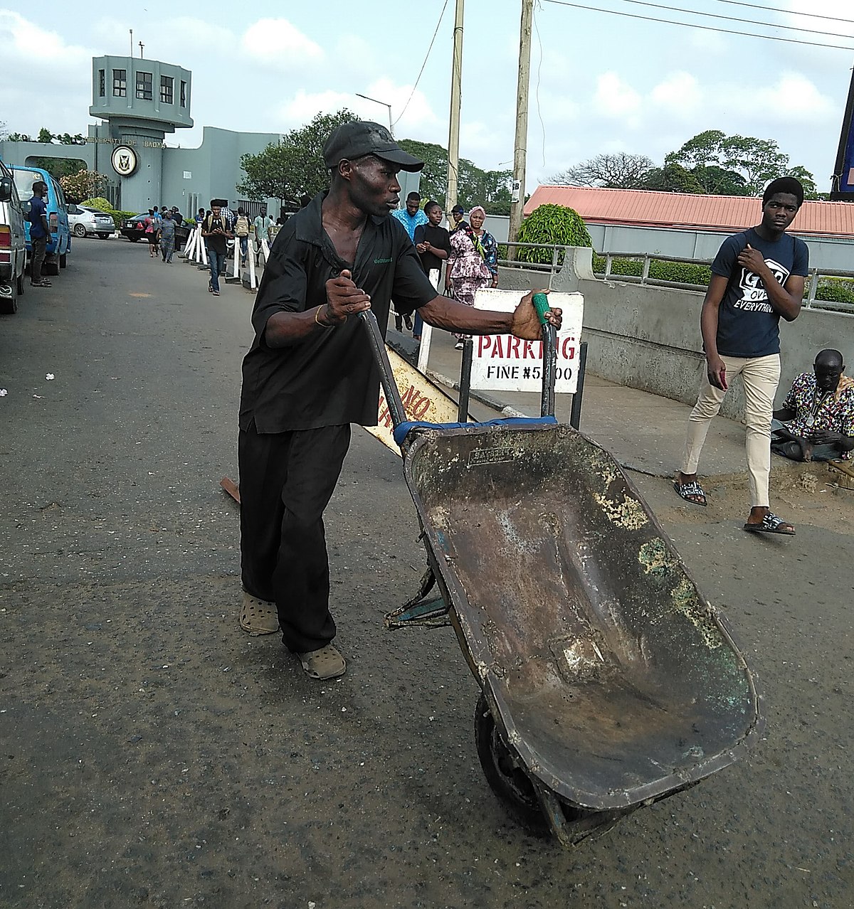 second class lever wheelbarrow