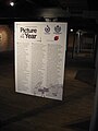 Polski: Wystawa fotografii Picture of the Year w poznańskim Starym Browarze, w budynku Słodowni na drugim piętrze. English: Picture of the Year exhibition in Stary Browar - Poznań, Poland.