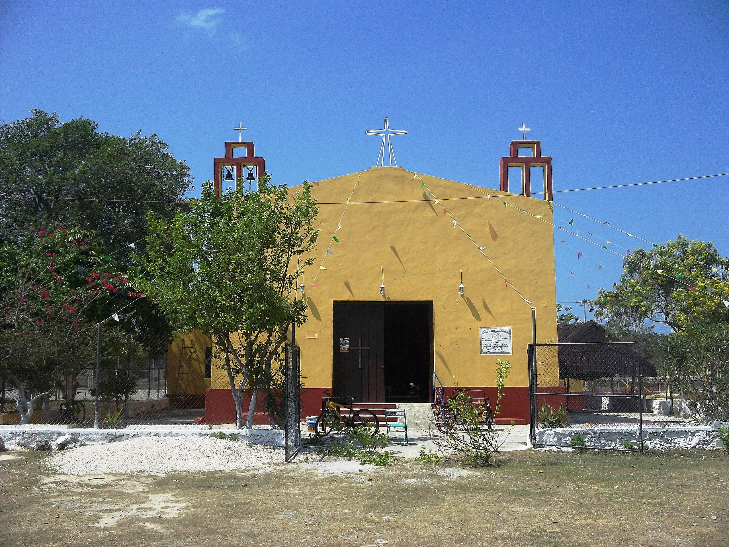 Archivo:Yaxnic, Yucatán (02).jpg - Wikipedia, la enciclopedia libre