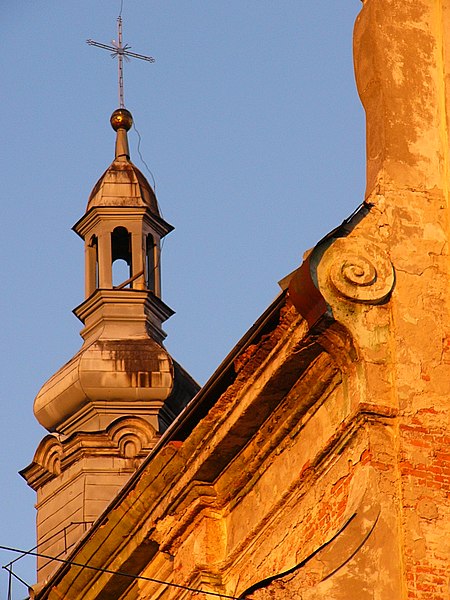 File:Жовква. Вежа-сигнатурка Домініканського костелу.jpg
