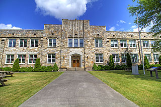 <span class="mw-page-title-main">Cove Creek High School</span> Historic school building in North Carolina, United States